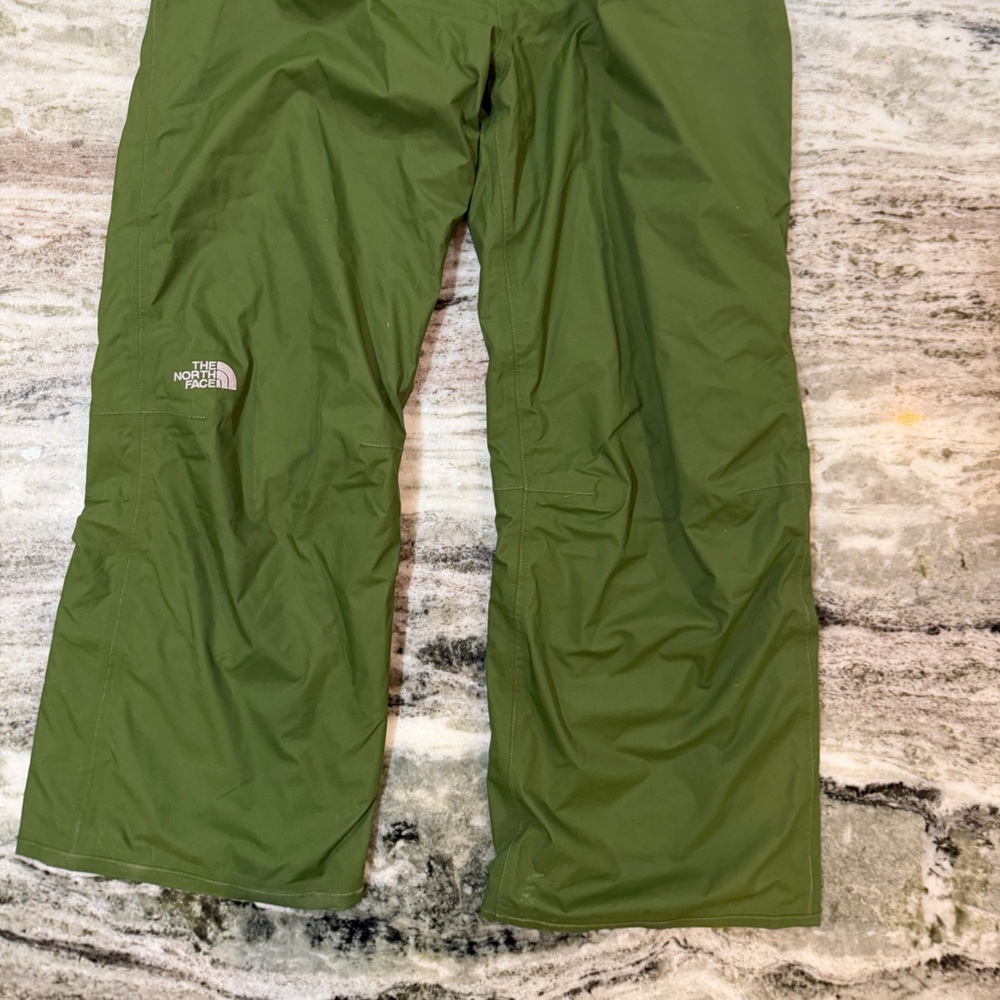 The North Face Olive Ski Snow Pants
Boys Size XL 18-20 - Picture 3 of 8